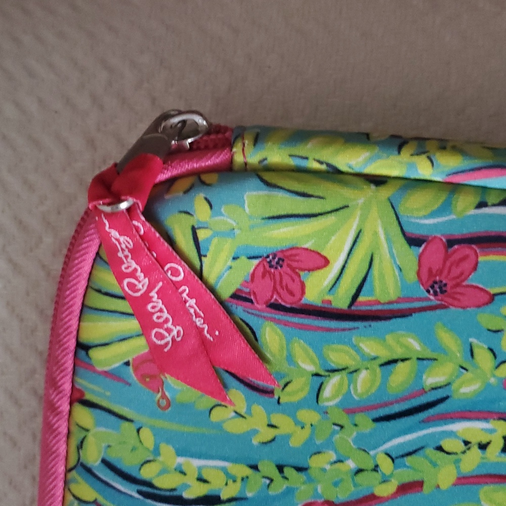 Lilly Pulitzer Bag/Tablet Case - Picture 2 of 9